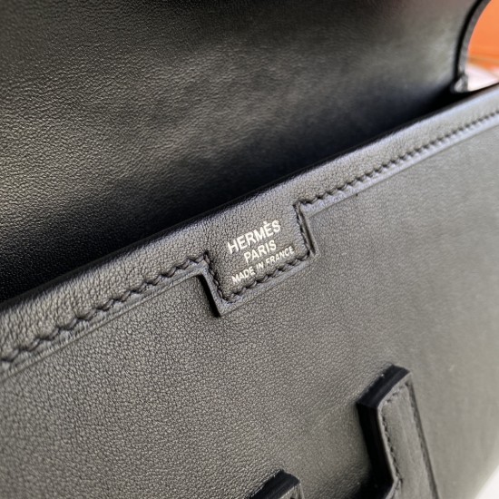 HERMÈS Clutchs