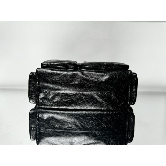 Balenciaga More ←