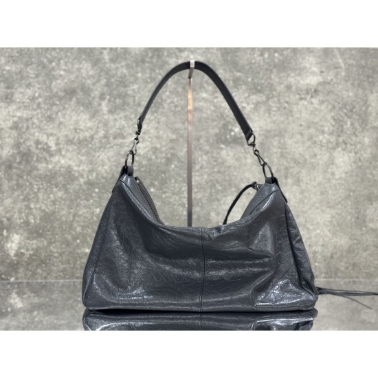 Balenciaga Le Cagole