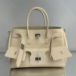 Balenciaga More ←