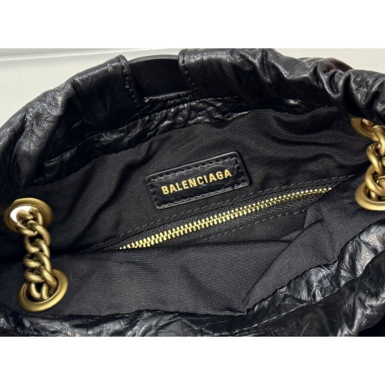 Balenciaga More ←