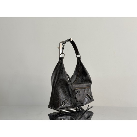 Balenciaga Le Cagole