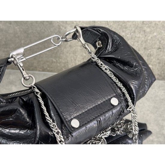Balenciaga More ←
