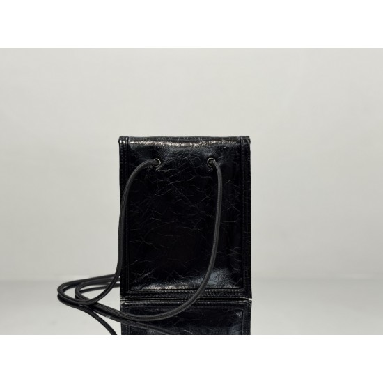 Balenciaga More ←