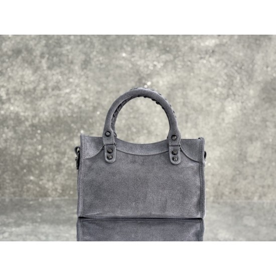 Balenciaga Le Cagole