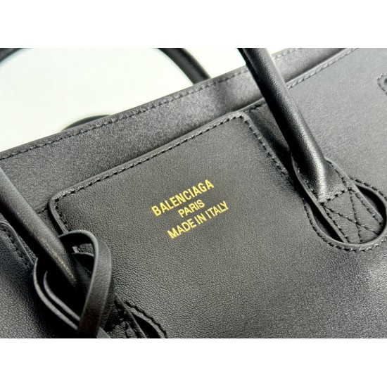 Balenciaga More ←