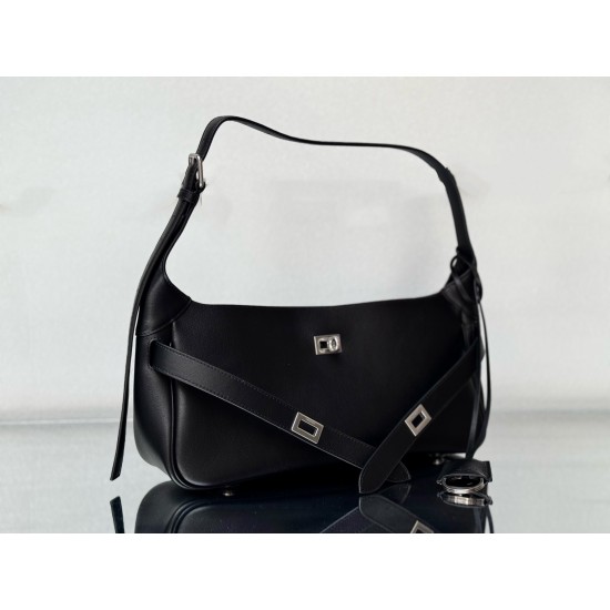 Balenciaga More ←