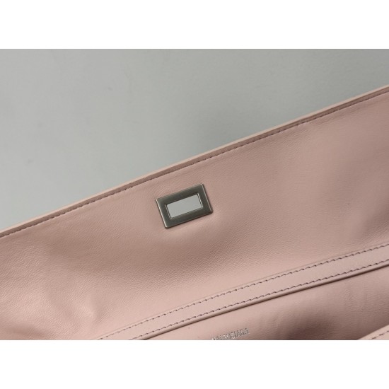 Balenciaga More ←