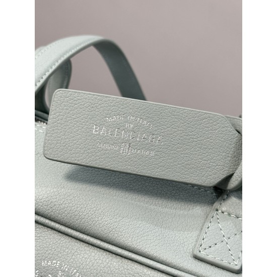 Balenciaga More ←