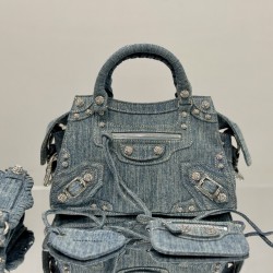 Balenciaga More ←