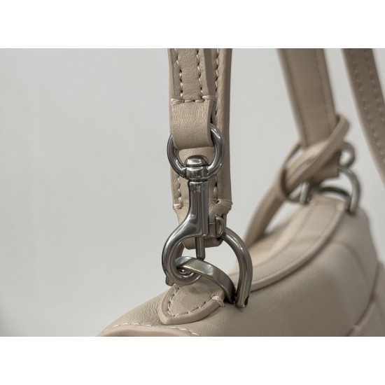 Balenciaga More ←