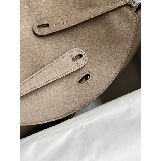 HERMÈS Lindy