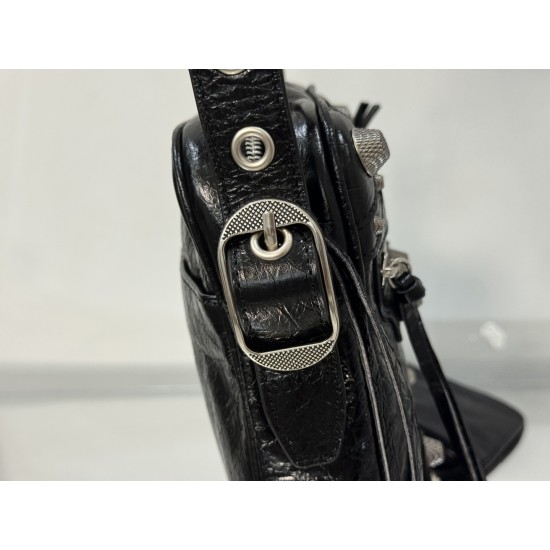 Balenciaga Le Cagole