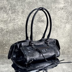 Balenciaga Le Cagole