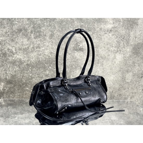 Balenciaga Le Cagole