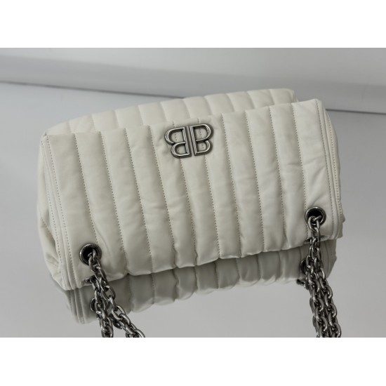 Balenciaga More ←