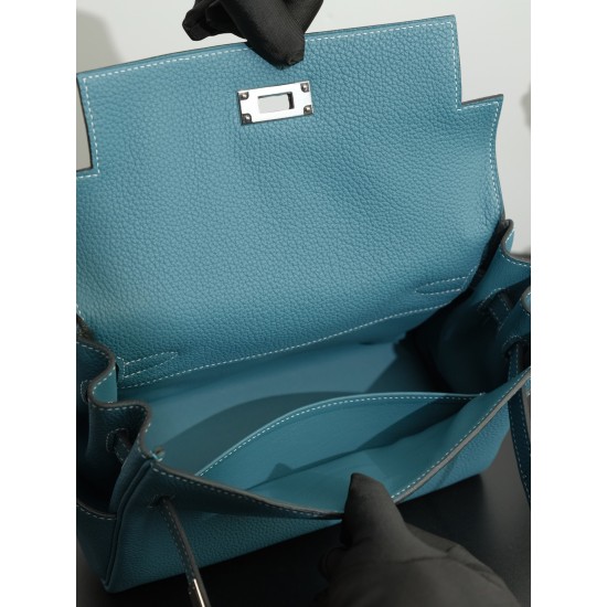 HERMÈS More