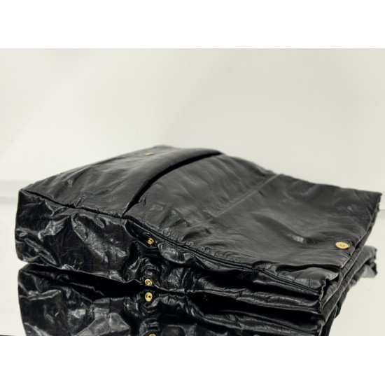 Balenciaga More ←