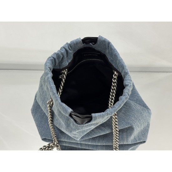 Balenciaga More ←