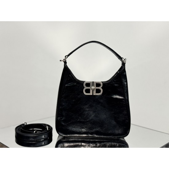 Balenciaga More ←