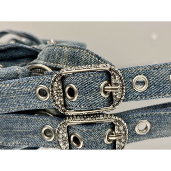 Balenciaga More ←