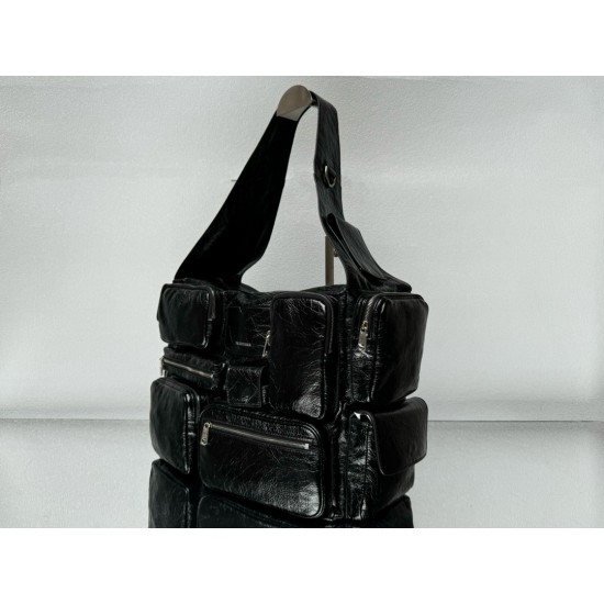 Balenciaga More ←