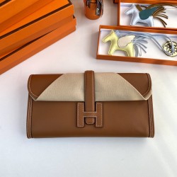 HERMÈS Clutchs