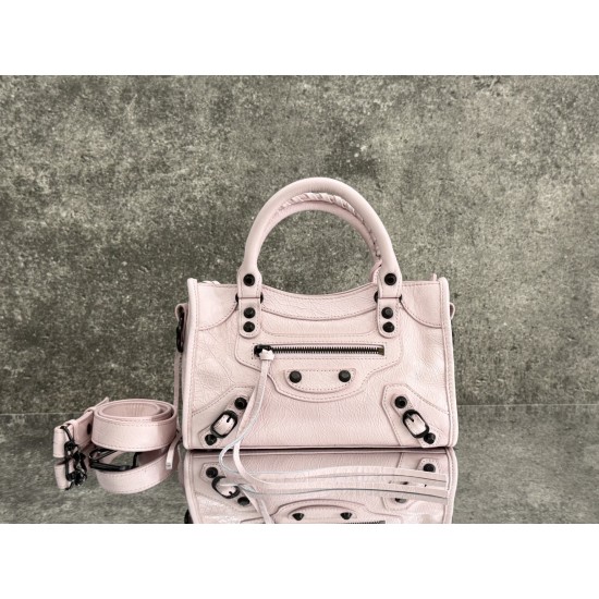 Balenciaga Le Cagole