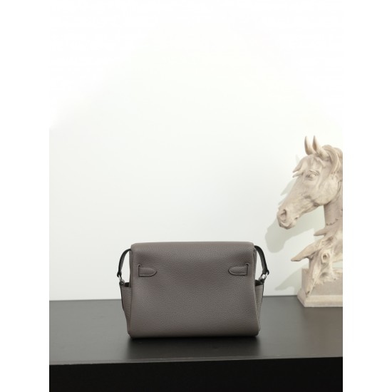 HERMÈS More