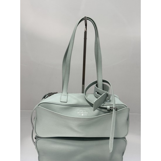 Balenciaga More ←