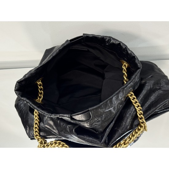Balenciaga More ←