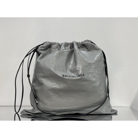 Balenciaga More ←