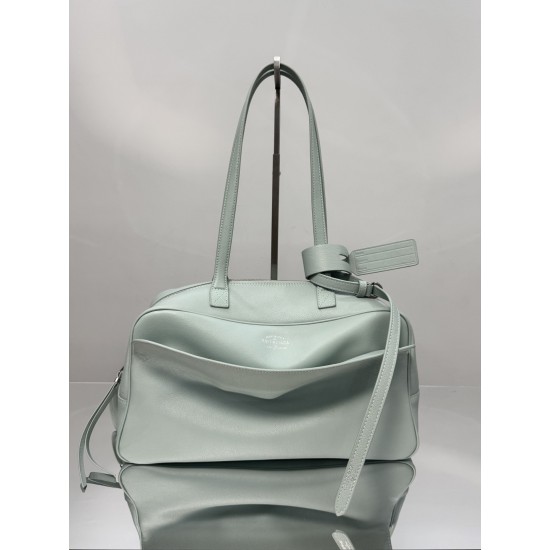 Balenciaga More ←