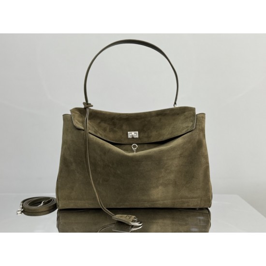 Balenciaga More ←