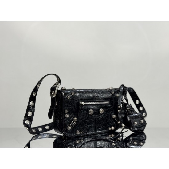 Balenciaga Le Cagole