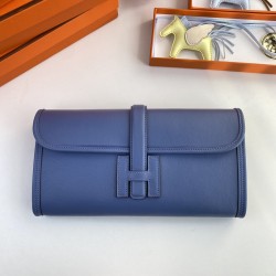 HERMÈS Clutchs