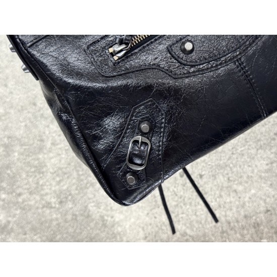 Balenciaga Le Cagole