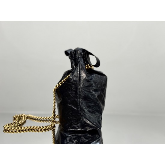 Balenciaga More ←