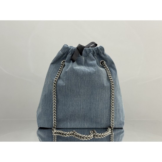 Balenciaga More ←