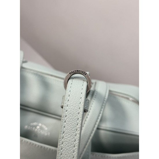 Balenciaga More ←