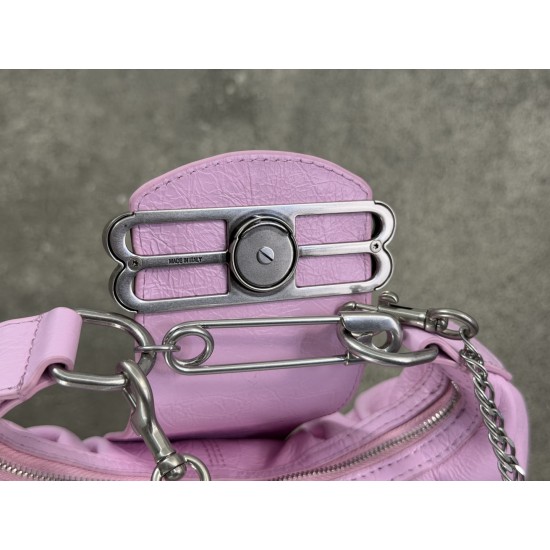 Balenciaga More ←