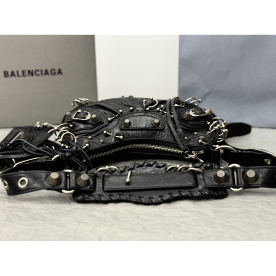 Balenciaga Le Cagole
