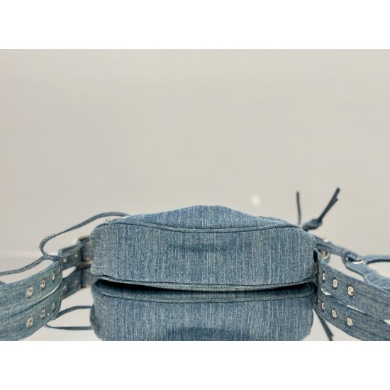 Balenciaga Le Cagole