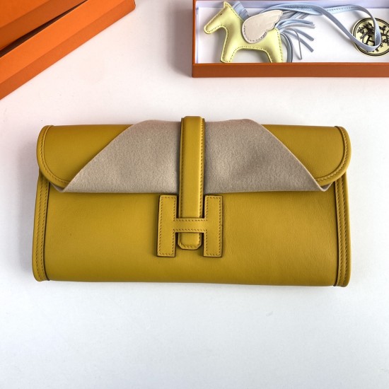 HERMÈS Clutchs