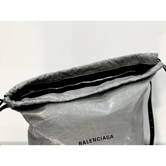Balenciaga More ←