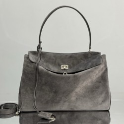 Balenciaga More ←