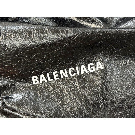 Balenciaga More ←