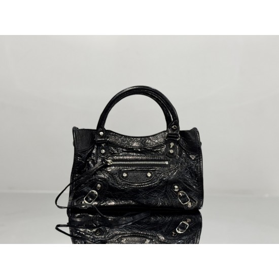 Balenciaga Le Cagole