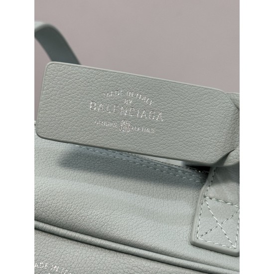 Balenciaga More ←