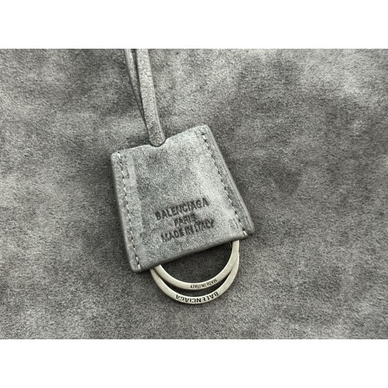 Balenciaga More ←
